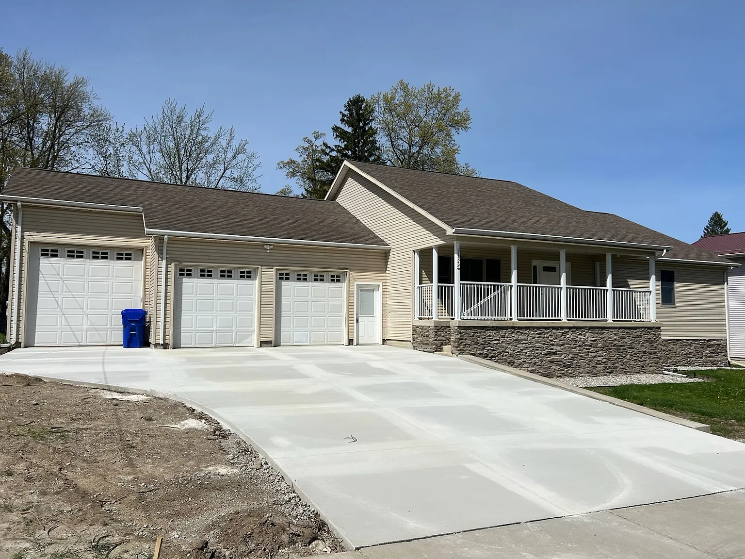 7122 Springfield Dr photo 1