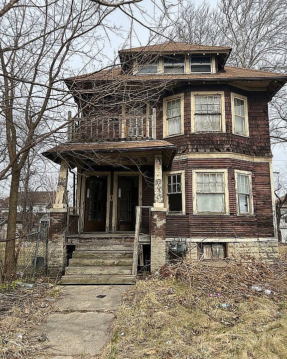 1st image of 196 Pilgrim St