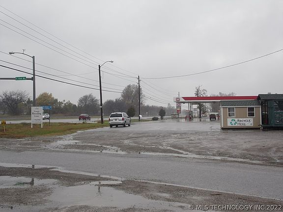 4th image of 51 Highway Hwy