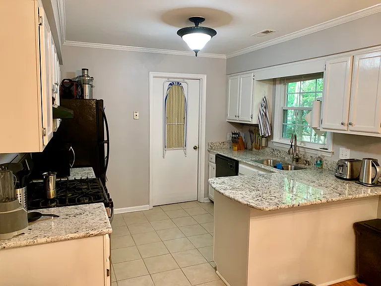 102 Chevron Cir — Photo 12
