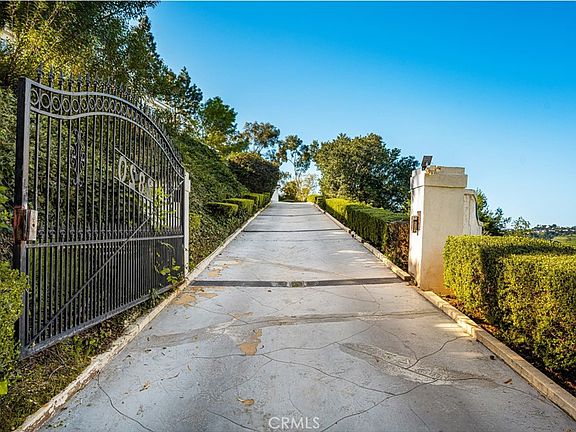 3rd image of 2820 Shadow Canyon Rd