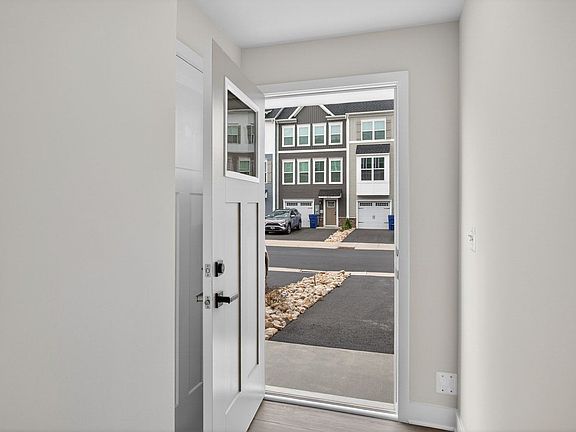 2nd image of 4631 Drysdale St
