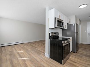 Parklane Manor, Edmonton, AB T5H 3J9