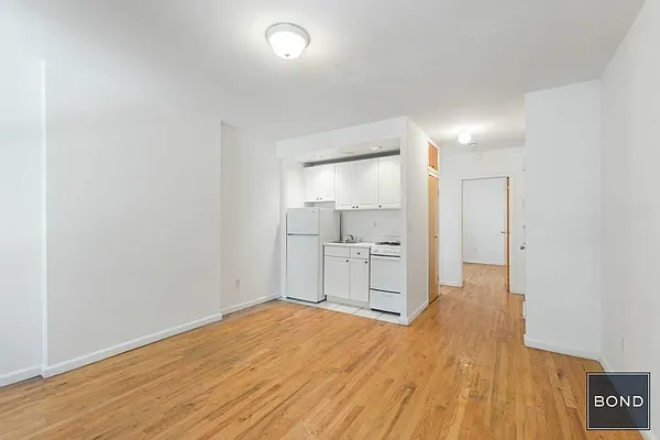 Rented by Bond New York | media 9