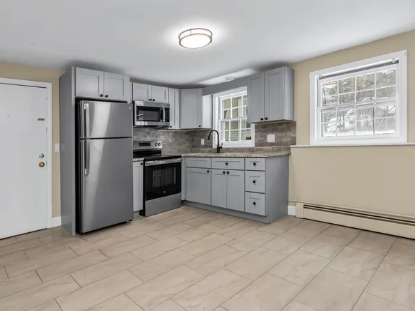 3A Shady Ln #6, Plaistow, NH 03865