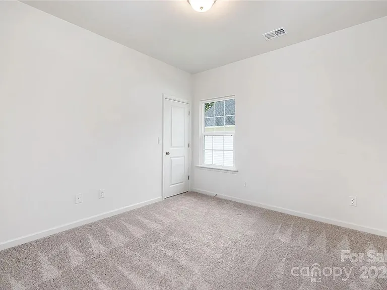 3905 Oakwood Rd — Photo 11