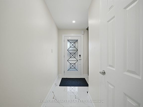 5th image of 33 Ridgefield Ct
