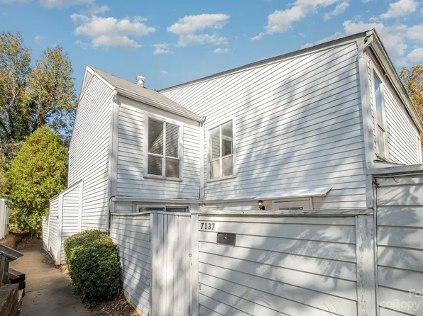 7137 Stonington Ln, Charlotte, NC 28227