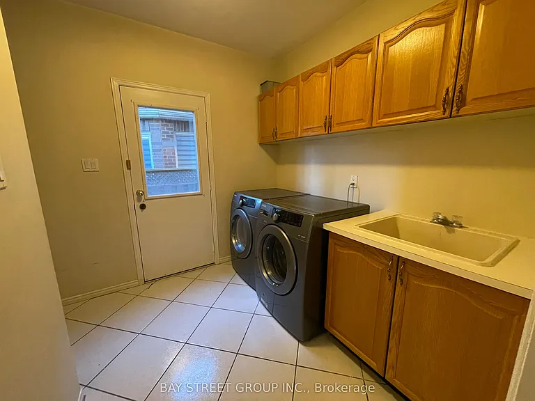 36 Tomlinson Cir — Photo 3