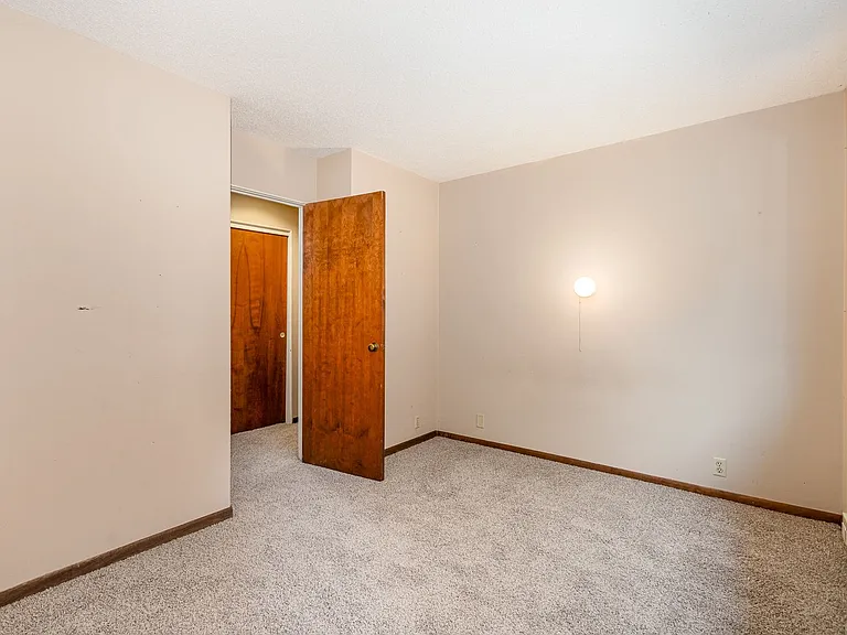 215 Birch St S — Photo 21