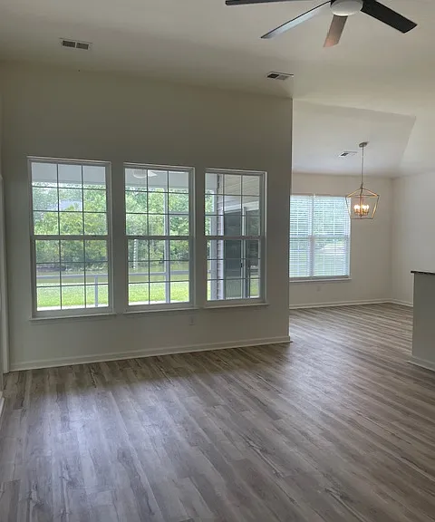 808 Wylie Ct — Photo 9