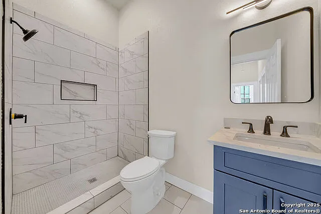 530 E Carson St — Photo 8