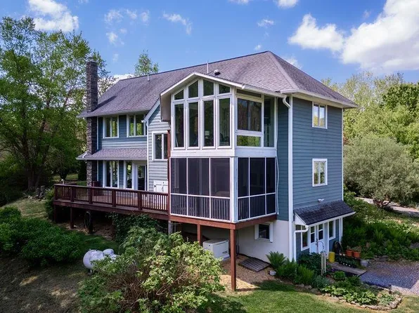 132 Reeds Gap Rd, Lyndhurst, VA 22952