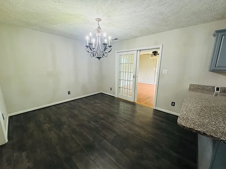 5870 McDonald Rd — Photo 30