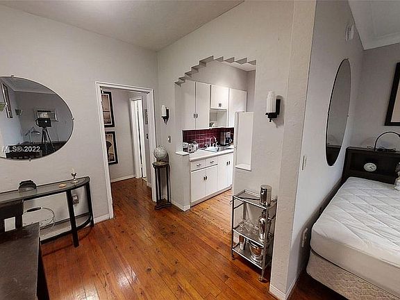 5th image of 1611 Euclid Ave APT 1
