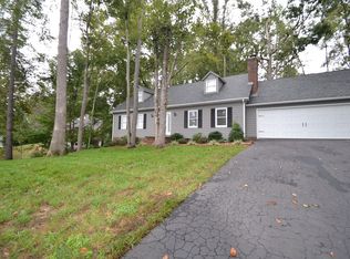 5440 Gunpowder Dr, Hickory, NC 28601