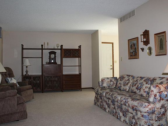 3rd image of 1629 Truman Dr