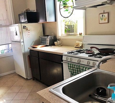 3rd image of 3270 W Armitage Ave