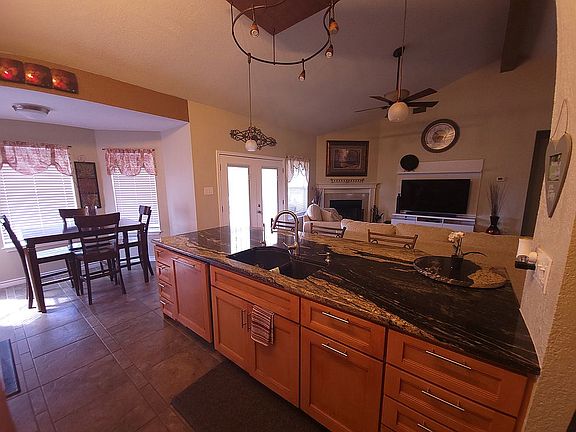 5th image of 878 Gallagher Dr