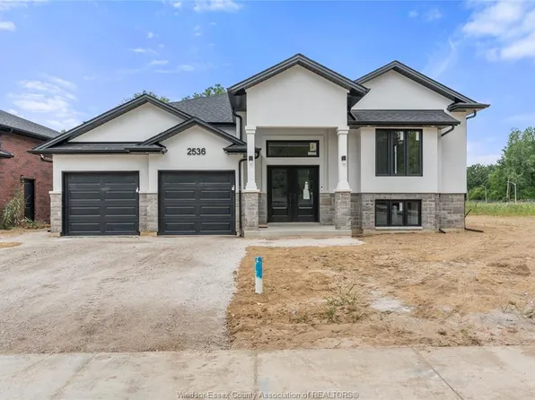 2596 Mayfair Ave S, Lasalle, ON N9J 0E5