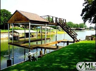 1501 Westcreek Dr, Azle, TX 76020