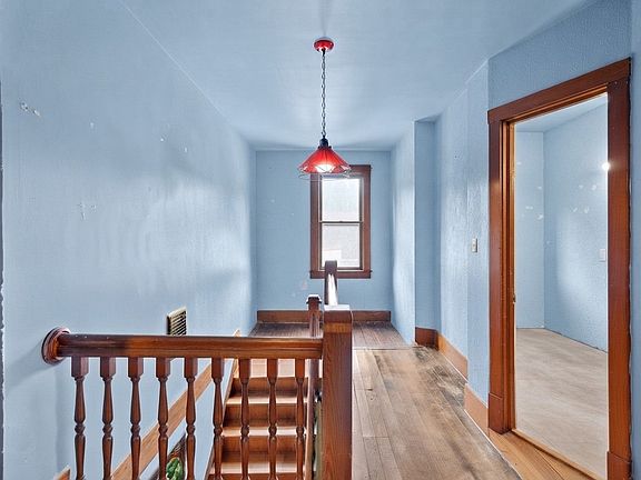 21st image of 310 Snow St