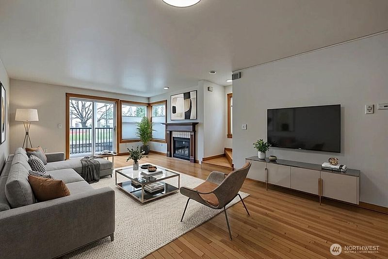 5th image of 2221 E Spruce Street