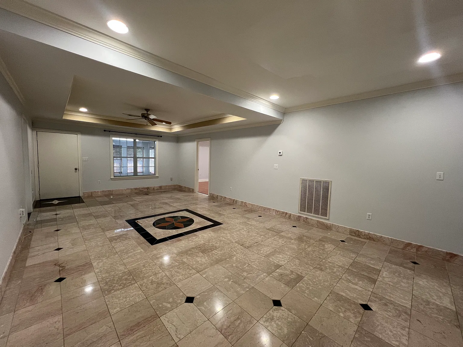 3 bed, 2165 sqft, $1,800 — Photo 3