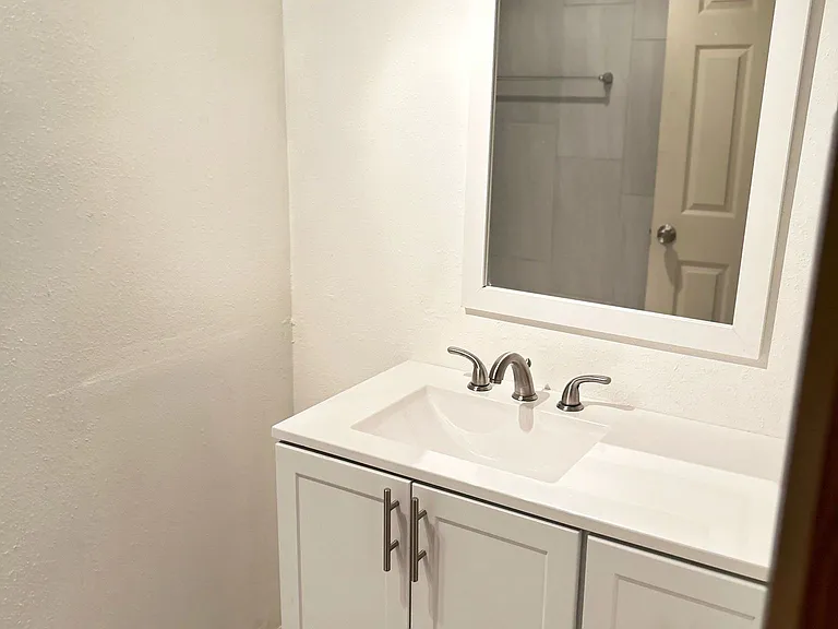 821 Lyndhurst St — Photo 22