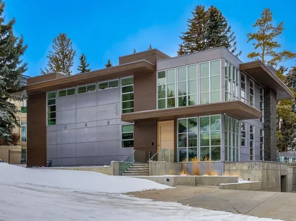 106 E Pumpridge Pl SW, Calgary, AB T2V 5E7