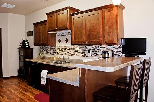 5th image of 424 19th Ave W Unit A