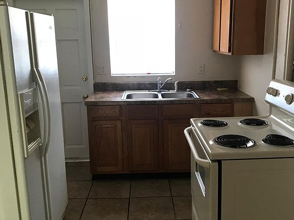 3rd image of 815 Florida Ave #815