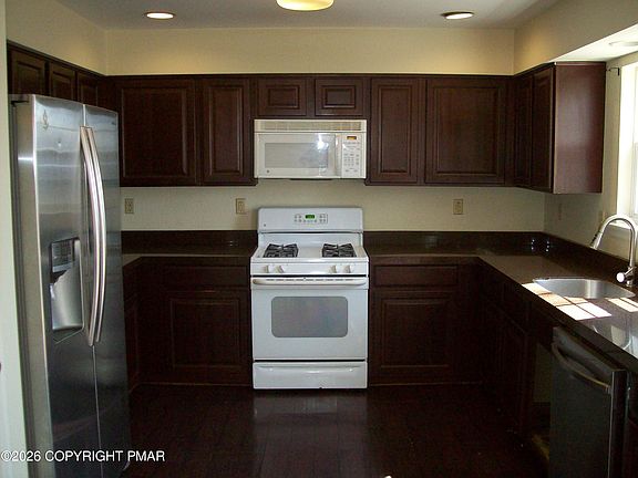 4th image of 65D Lower Ridge View Cir #D