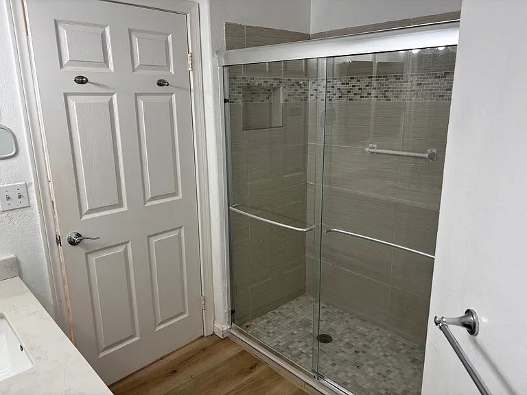 1216 S Saltair Ave #101 — Photo 13