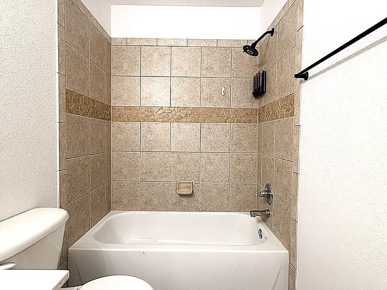 1304 Cinch Dr #B — Photo 11