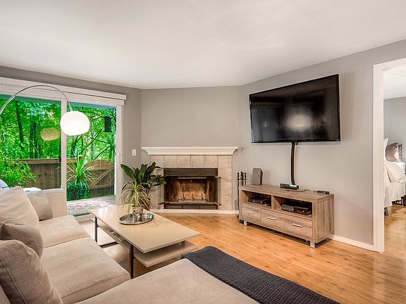 4th image of 12720 NE 10th Pl APT D104