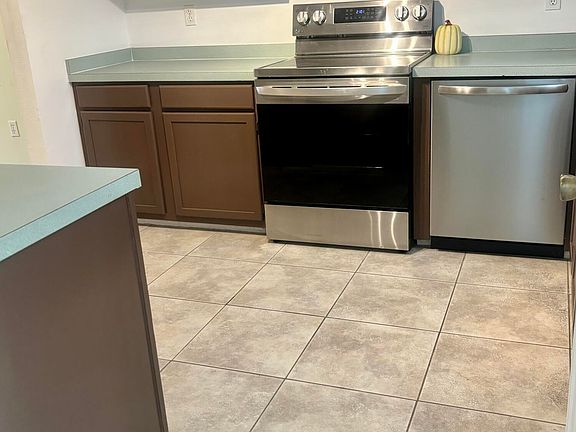 5th image of 1810 Whispering Oaks Ln