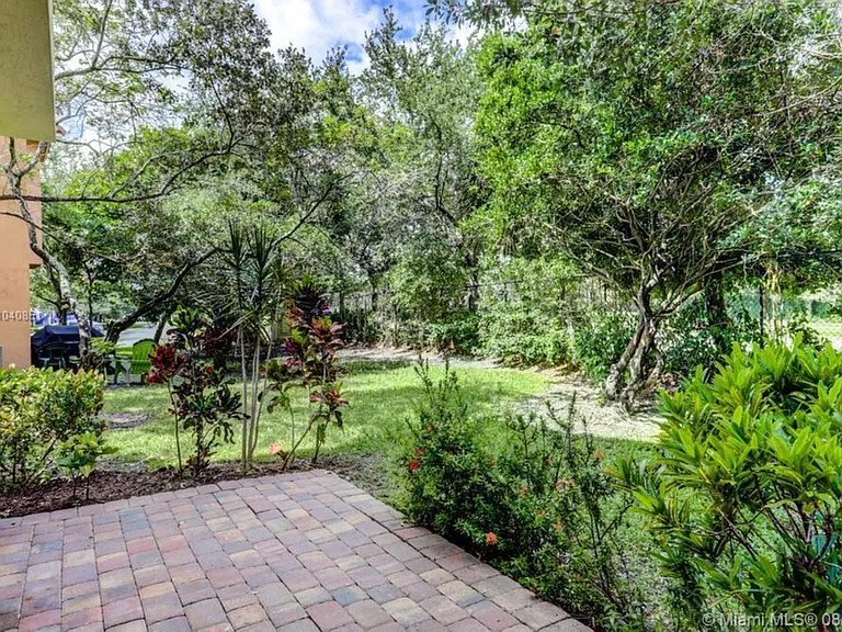 3211 Scarletta Dr — Photo 38