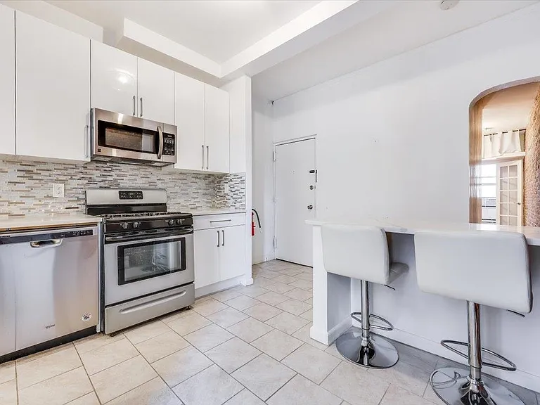 132 Adams St #2 — Photo 12