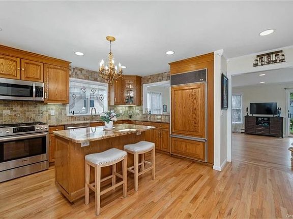 3rd image of 700 Palmer Ave