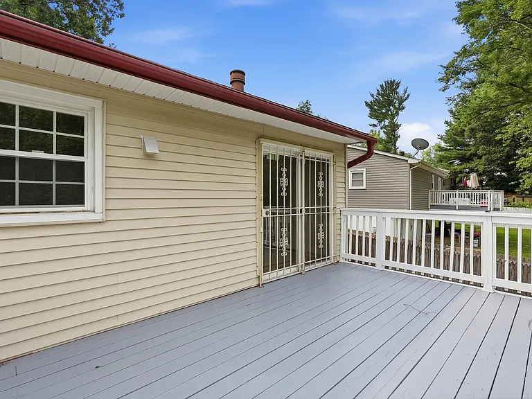 17004 Gohagen Rd — Photo 28