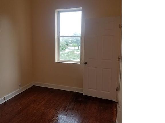 4th image of 1806 S Saint Louis Ave Floor 2
