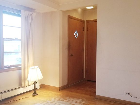 4th image of 6943 W Summerdale Ave