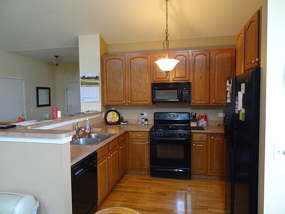 3rd image of 3824 Saratoga Dr