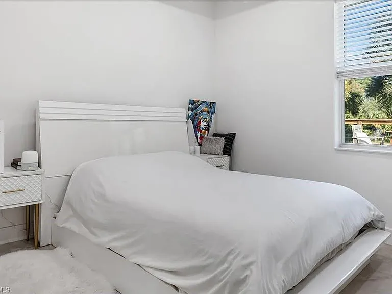 155 Thornton Ave S — Photo 6