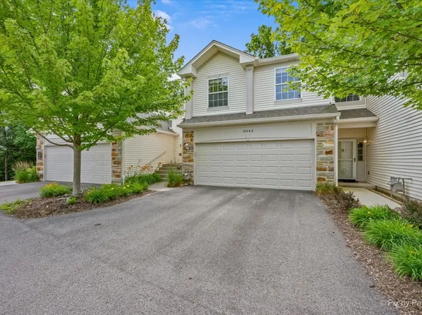8043 Sierra Woods Ln #8043, Carpentersville, IL 60110