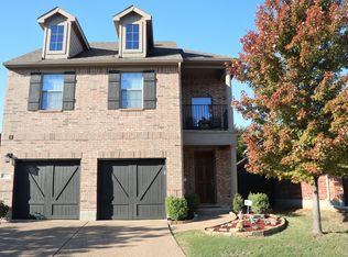 9132 Cottonwood Village Dr, Fort Worth, TX 76120
