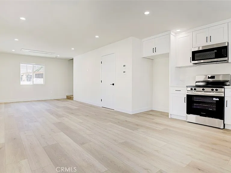 1070 Allen Ave #C — Photo 5