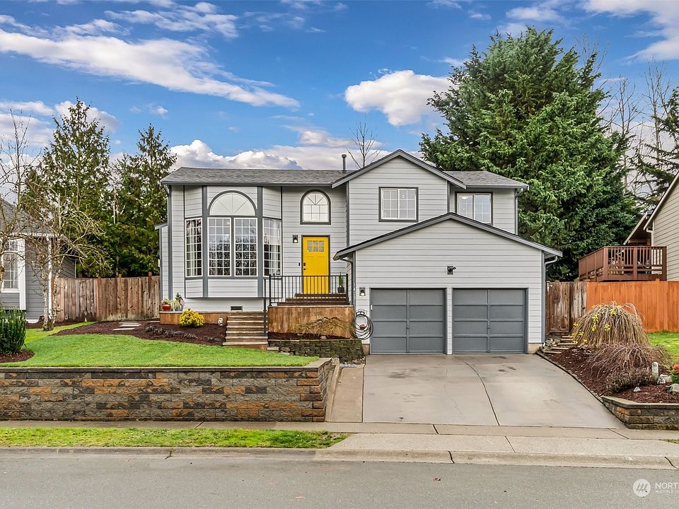 1st image of 1423 85th Drive NE