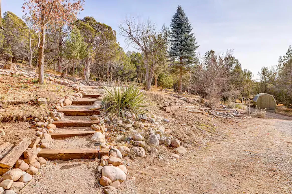 474 Rainbow Rd — Photo 2